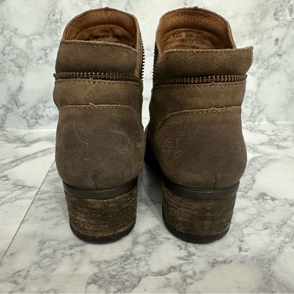 Born Taupe Brown Suede Ankle Booties sz 6.5 with Zipper Casual Comfort - Picture 4 of 8
